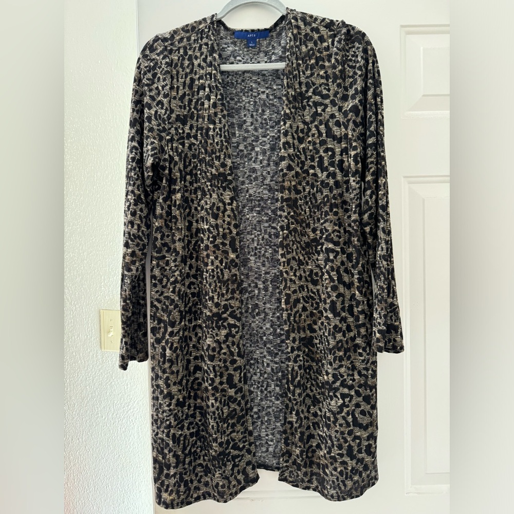 APT 9 leopard color sweater/jacket